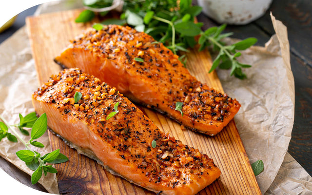 Recept: Courgettestamppot met gegrilde zalm